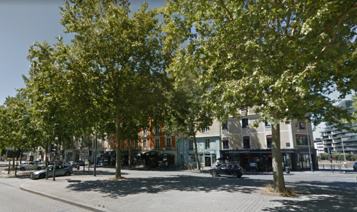 Situé à 150 mètres de la Place de Bretagne